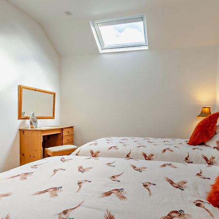 2 Bed In Filey 79280 Villa Wold Newton  Exterior photo