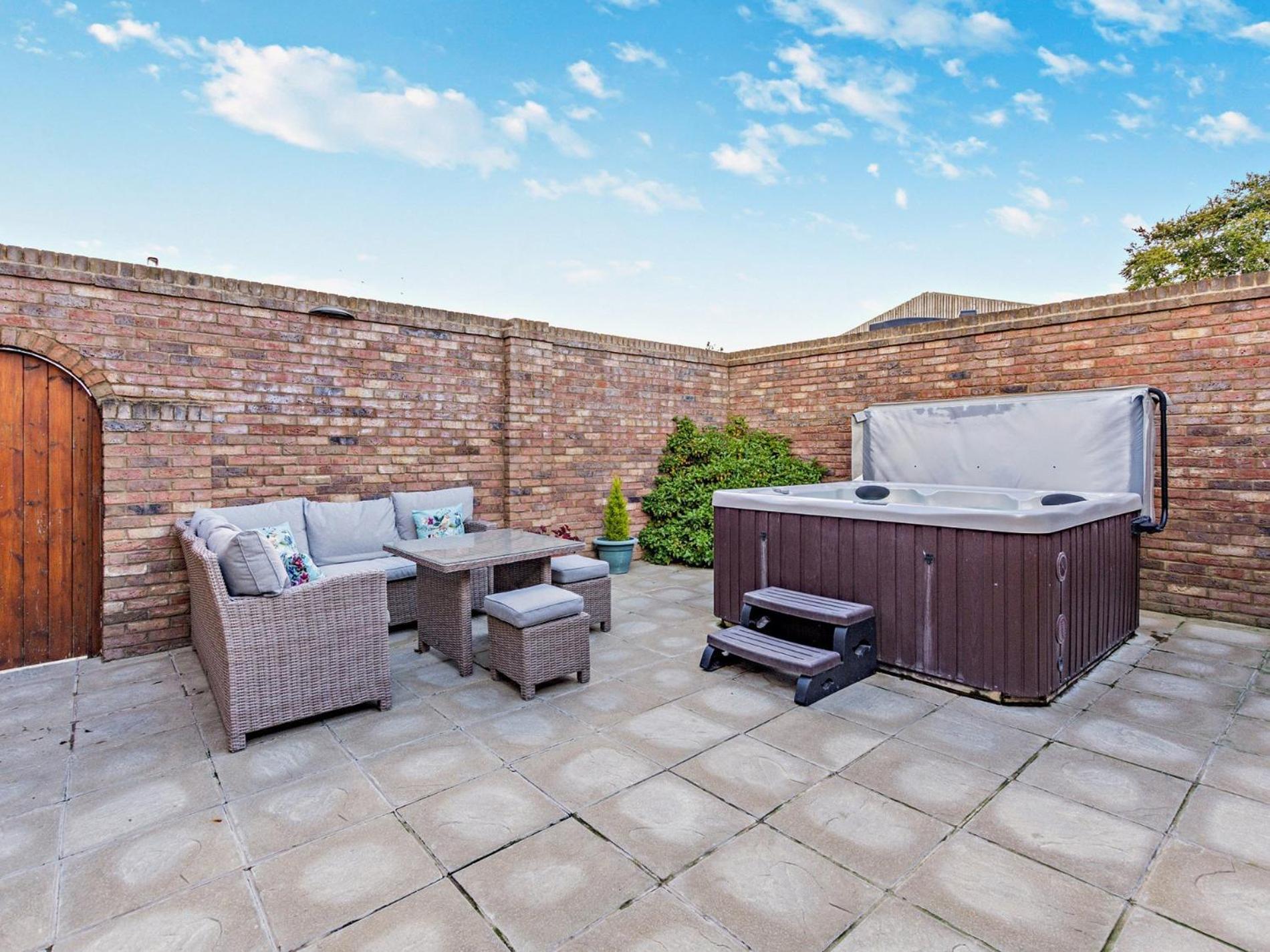 2 Bed In Filey 79280 Villa Wold Newton  Exterior photo